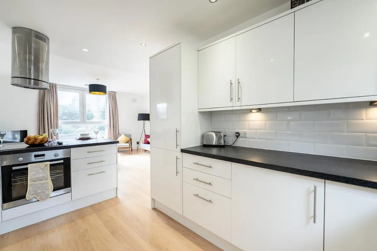 West End 2 Bed Maisonette - Parking & Wi-Fi Αμπερντήν Διαμέρισμα